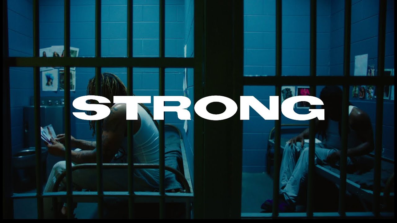 Young E Class Ft. Boxcheckk Marty '' Strong '' Official Music Video auf YouTube ansehen Young E Class Ft. Boxcheckk Marty '' Strong '' Official Music Video auf YouTube ansehen