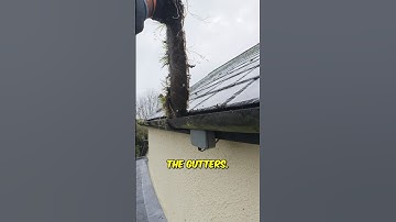 Repairing Blocked ￼Gutters 🤯 #diy #guttercleaning