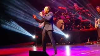 Jon Secada e  Marina Elali no show “Canções Eternas”, Teatro Riachuelo Toninho Natal 04092024