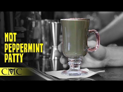 how-to-make-the-hot-peppermint-patty-cocktail-/-hot-fall-&-winter-cocktails