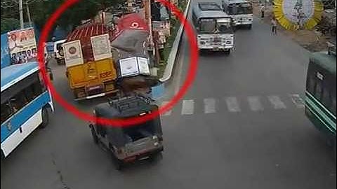Lorry Hits Traffic Umbrella Caught on CCTV Cam | Live Accidents in India | Tirupati Traffic Police