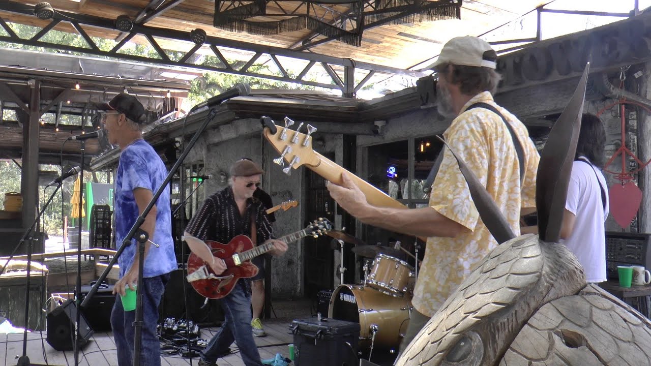 "Smiling" PJ and the Percolaters at the Moontower- good advice from Wet Willie