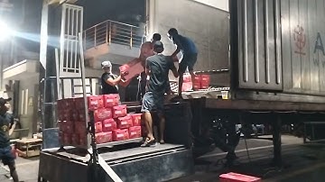 công việc hàng ngày của đội ngũ hoài bốc xếp nhận bốc xếp hàng khu vực gần chợ đầu mối thủ Đức 24/24