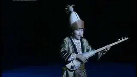 Kashgar kids troupe sing ethnic ballads