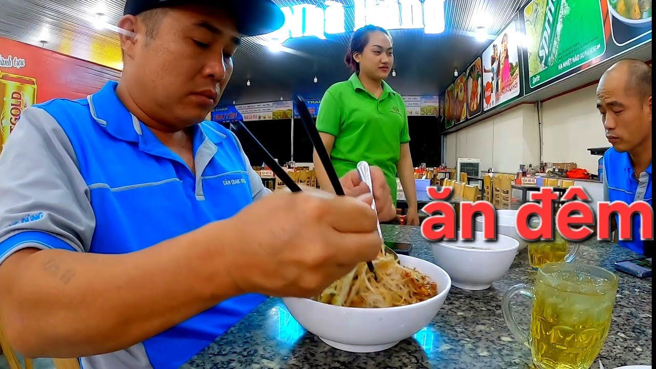 Ăn đêm và nghỉ ngơi để tiếp tục hành trình