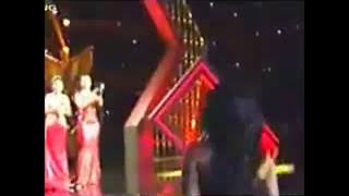 Syahrini Tegur Julia Perez di Panasonic Gobel Awards 2015