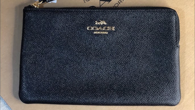 Coach Corner Zip Wristlet in signature canvas Review😍 COACH WRISTLET BAG 