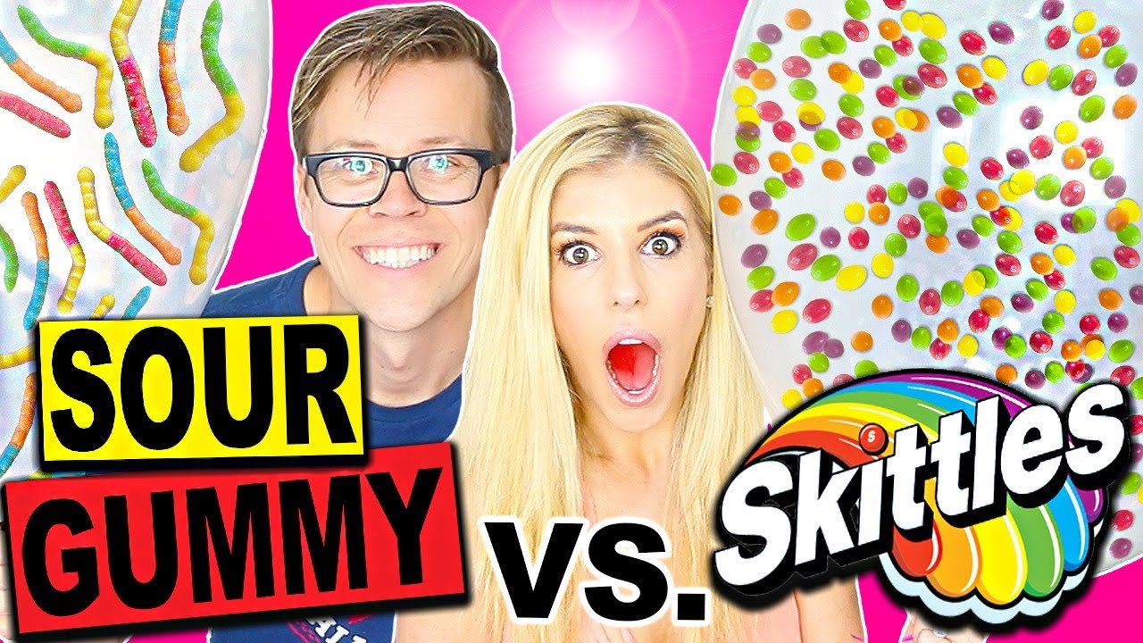games people play GIANT BALLOON SOUR GUMMY WORMS VS SKITTLES CHALLENGE!!
