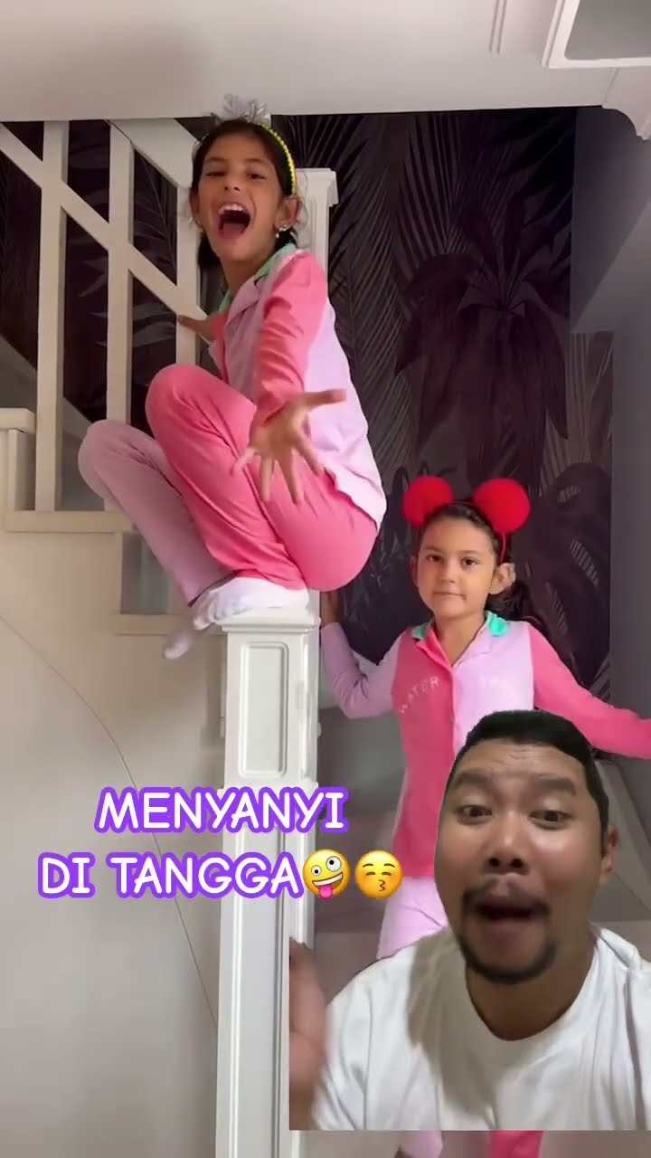KAKAK MENYANYI DI TANGGA!!!?? #funny #comedy #family #komedi #shortsfeed