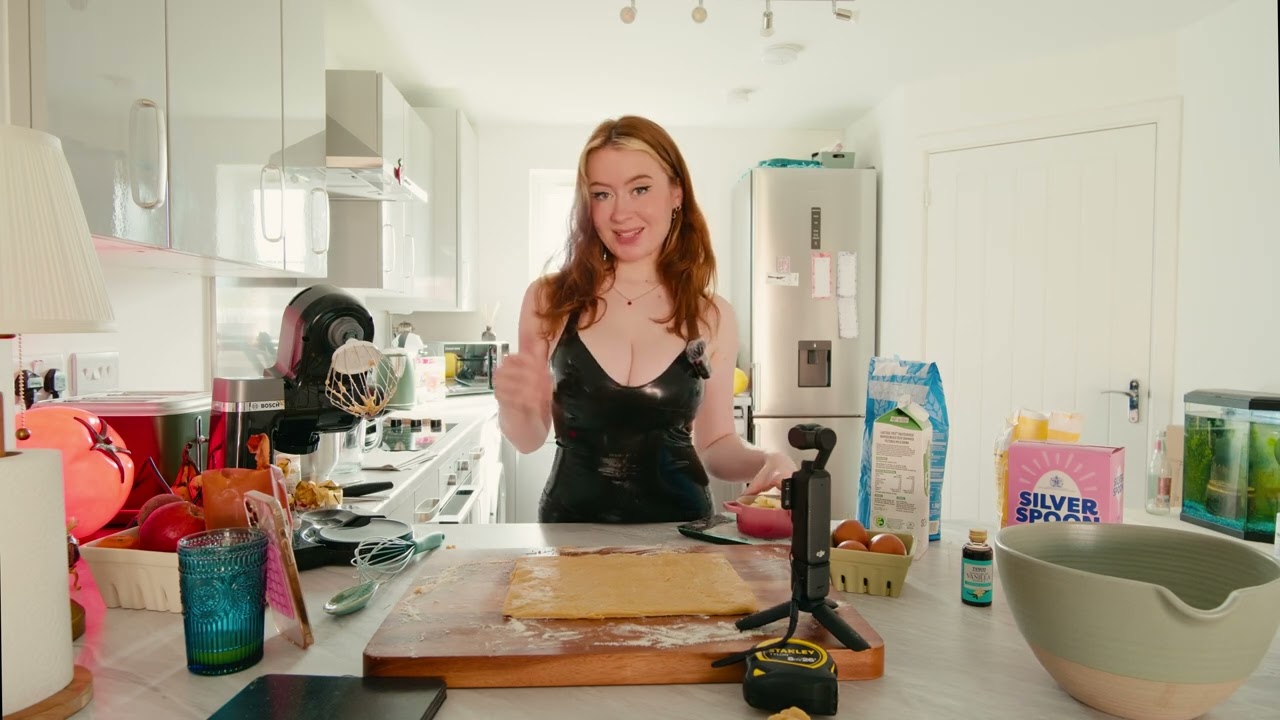 Baking in Latex - Cinnamon Rolls - Latex Dress Baking