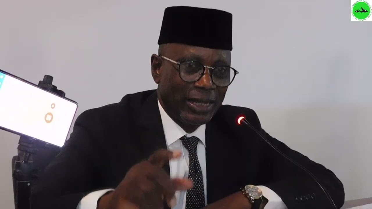 Levée des couleurs et la rentrée administrative présidé par le préfet du département de la Sangha. 