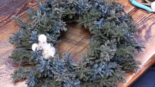 How to Make a Wooly Pine Wreath