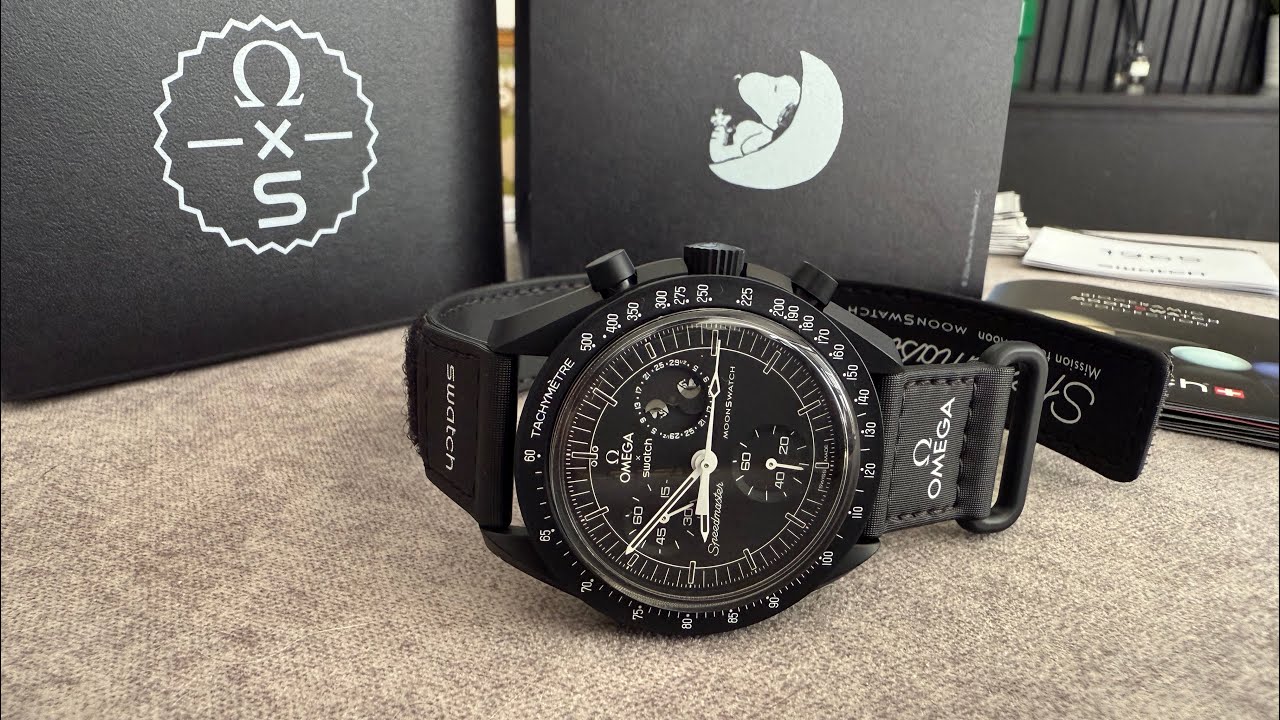 Snoopy Swatch x Omega : Mission to the Moonphase Bioceramic