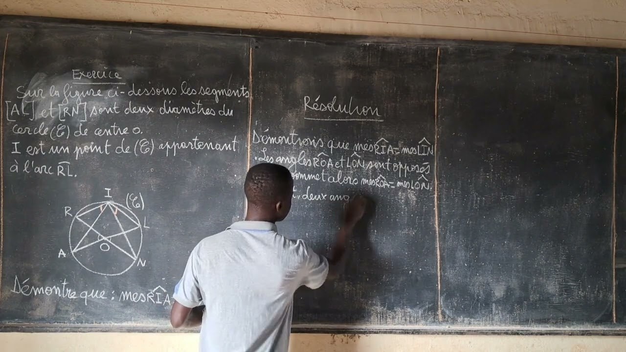 Exercice : mathématiques angles inscrits et angles au centre 3eme &V20