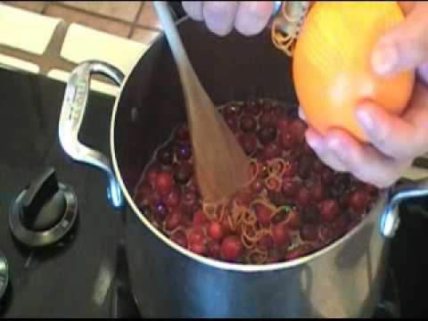 How to Make Orange Cranberry Sauce