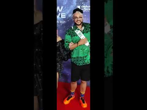 Video: Kirkorov ha indossato un costume da pavone