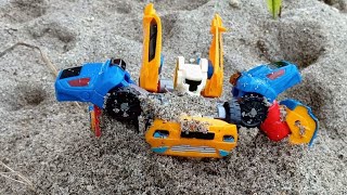 Membersihkan Mainan Tobot & Ultraman