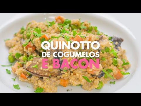 Quinoto de cogumelos, bacon e ervilhas