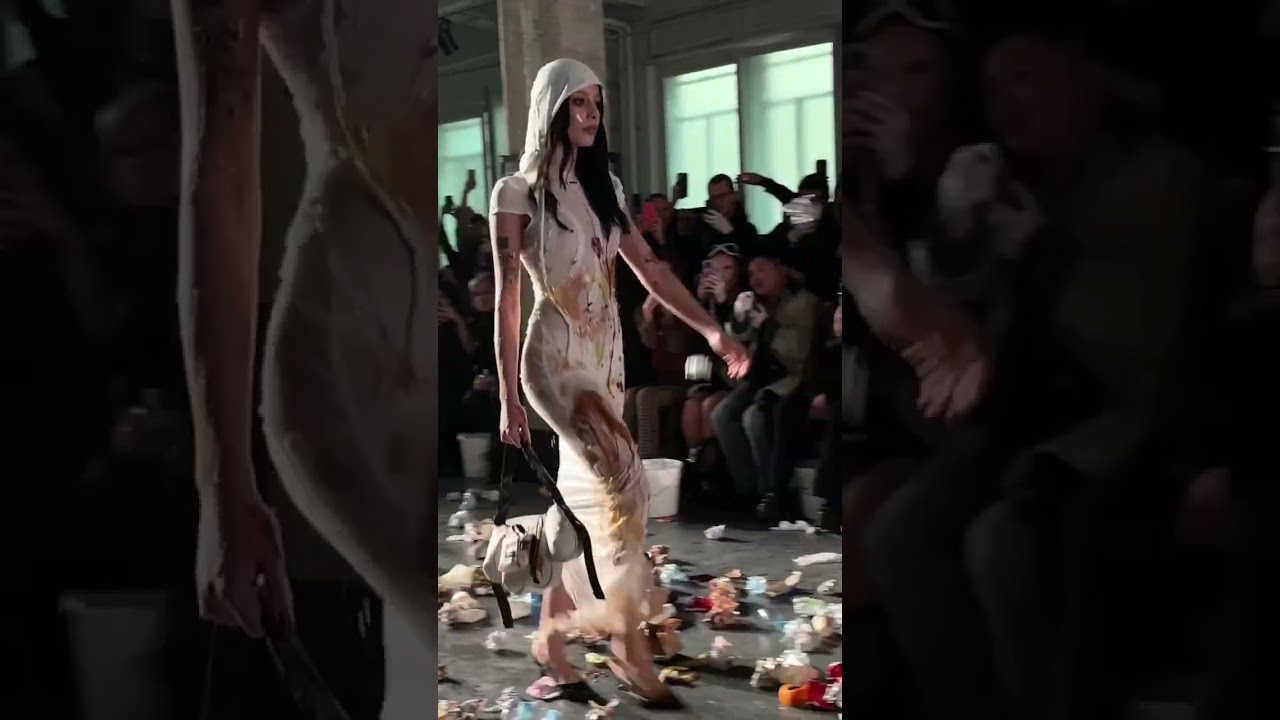 Θεατές πετούσαν τα απορρίμματά τους στο σόου της Beate Karlsson στο Μιλάνο  | ΣΚΑΪ