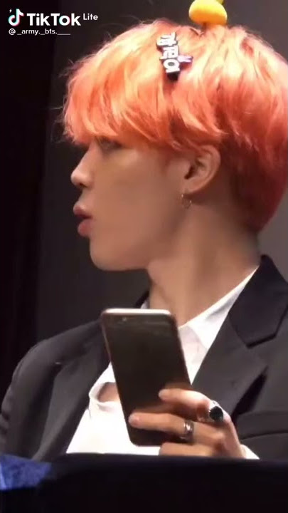 Reaksi members BTS saat dipanggil para fans #army #bts #jungkook #jimin #jhope #jin #taehyung #suga