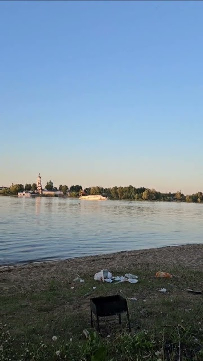 Чисто не там где убирают а там где не мусорят Соблюдайте чистоту ...