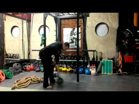 hylete apparel Using the Kettlebell Swing to Build the Snatch
