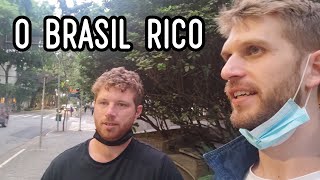 Gringos conhecendo um bairro RICO brasileiro!