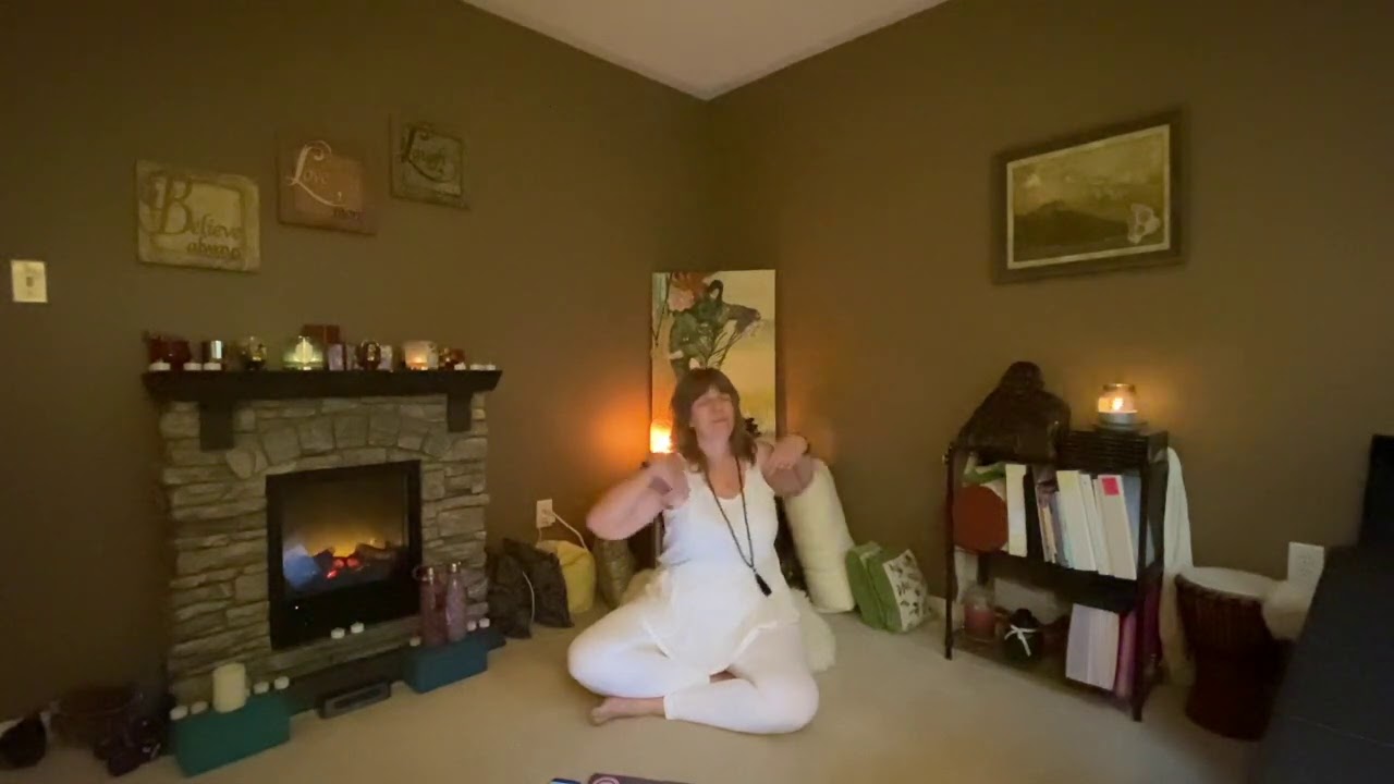 KUNDALINI YOGA | KRIYA FOR A CALM & OPEN HEART | YOGALICIOUS - YouTube
