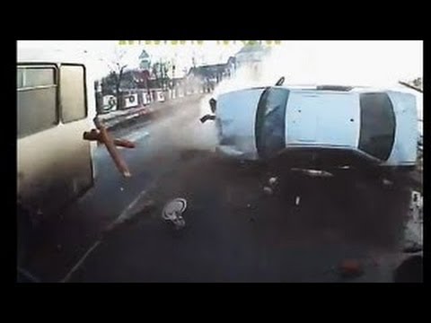 Choques de Autos y Camiones - Impresionantes 2013