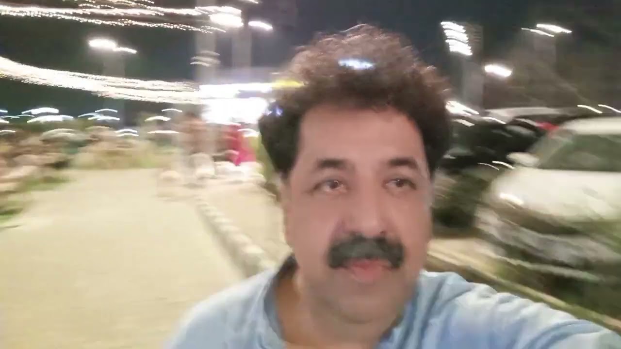 Lake City Food court Zebardest 