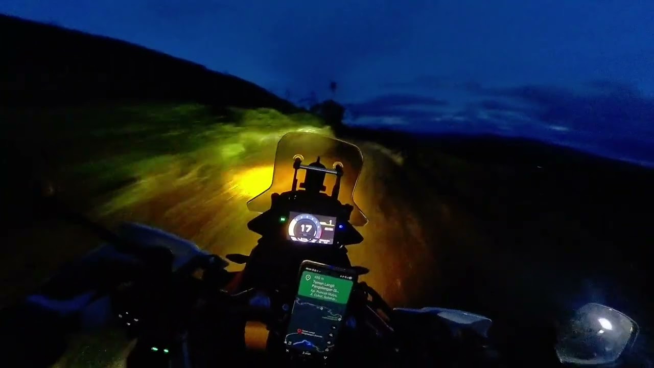 Motoran Subuh ke Taman Langit Pangalengan | Mengejar Sunrise di Atas Awan