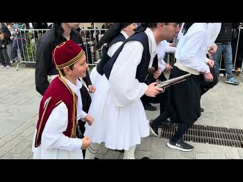 Κυπαρισσία: Αναβίωσε η Απελευθέρωση της Αρκαδιάς στην Άνω Πόλη με τιμές στους ήρωες του 1821