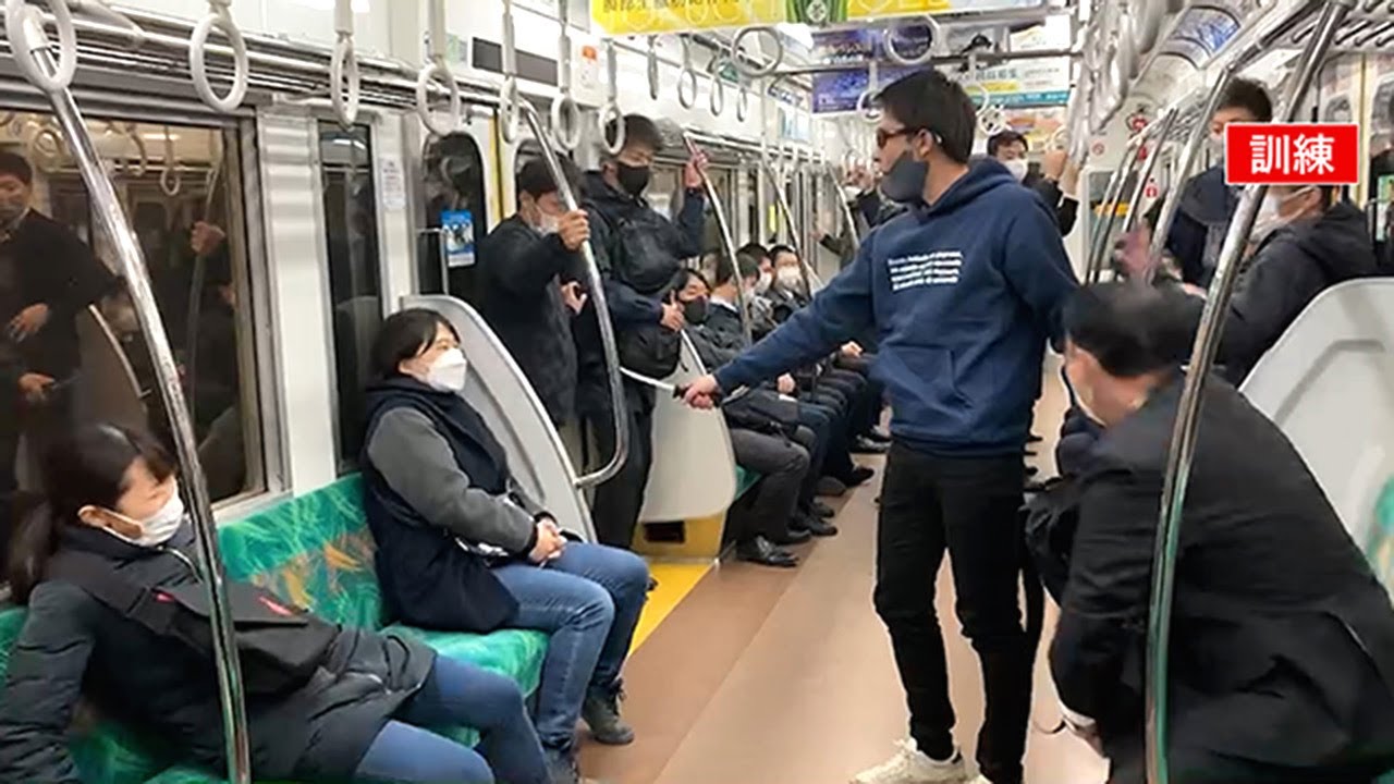 電車の犯罪許さない 刺傷事件の京王線 走る電車使った訓練 朝日新聞デジタル