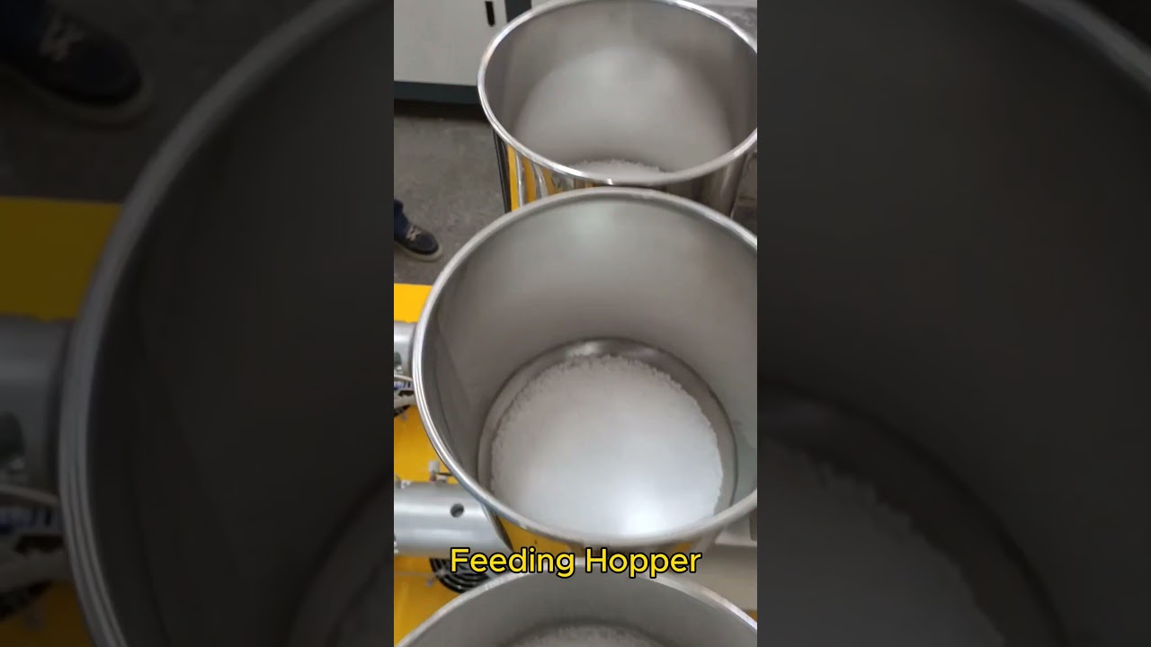 Small lab three-layer blown film extruder