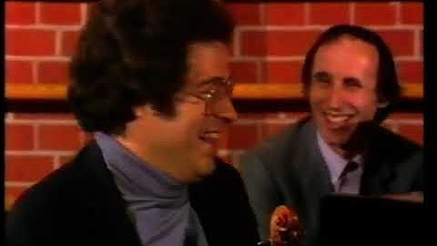 Students including children ask Itzhak Perlman. Munich, Germany, 1982