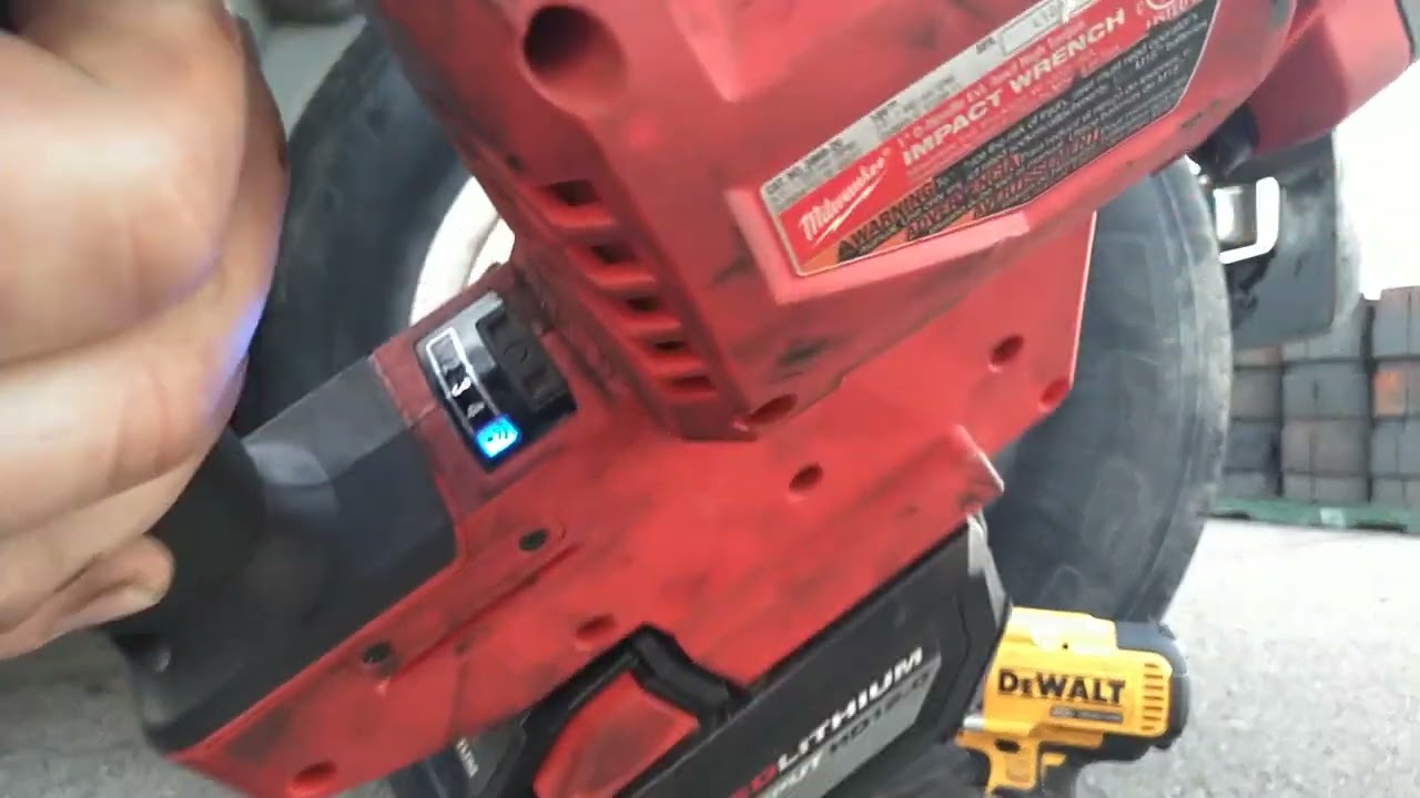 Milwaukee 1in VS Dewalt DCF900 1/2in Round 2 YouTube