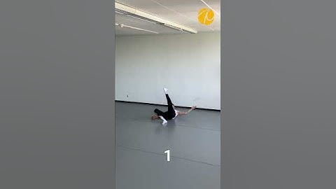 Practice this to level up your floorwork!🌊 #groundmovement #contemporary #flow #lukasrobitschko