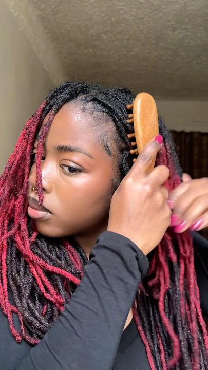 This is the VIRAL Loc Brush! Would you give it a try? #locs #locjourney #locsgoals #locbrush #shorts