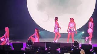 ITZY dances to TWICE's TT