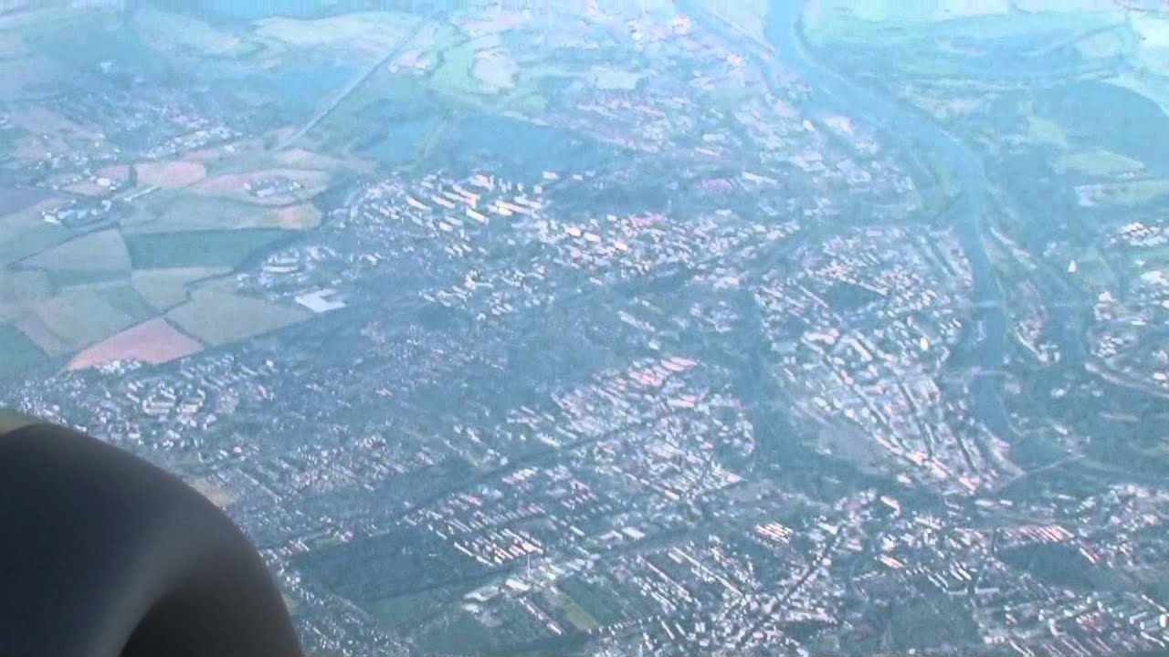 Magdeburg aus der Luft - 9000 Meter Höhe - Luftaufnahme