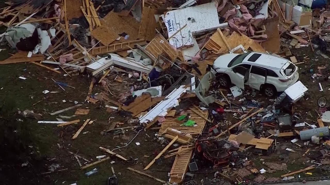 At least 2 killed when tornado touches down in Nashville area
