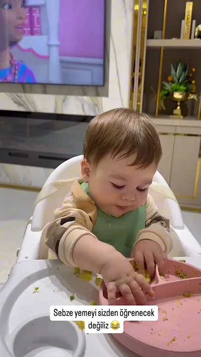 Sebze yemeyi sizden öğrenecek değiliz ?