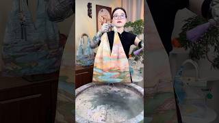 Use the color scheme mix with water to have the forest and the sky for made a beautiful bag