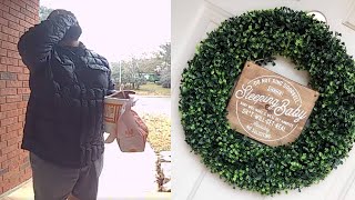 WATCH: SA delivery man dropping off Whataburger has funny sleeping baby, doorbell fail