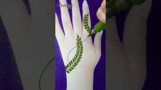 نقش حناء خفيف على اليد  Beautiful henna design on the back hand