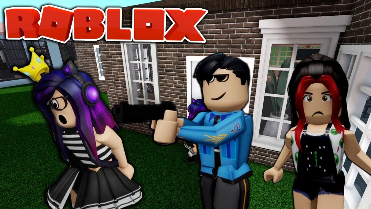 ESPIANDO VECINOS Y SALE MAL | Bloxburg | Kori Roblox