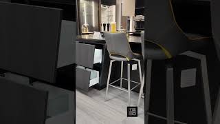 Ex Display Kuhlmann Platinum Grey Black & Glass Kitchen inc Peninsula