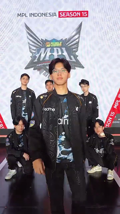 RRQ Hoshi berhasil mengamankan tiket Playoffs pertama. 🔥 @teamrrq!#MPLIDS15 #WeOwnThis #DynamicMPL