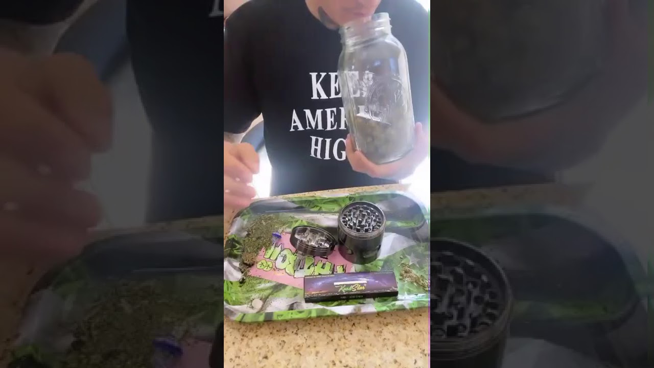 Herb Grinder with Hand Crank 2.5'' Large 4 Pieces Clear Top Grinder with Drawer