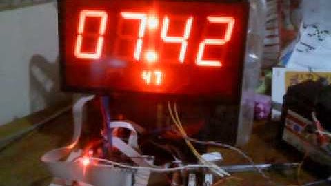 Digital clock using atmega8 and seven segment 3.2inch display by AlyaTronic